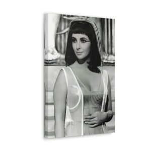 Elizabeth Taylor In The Film Cleopatra 1963 - Black & White