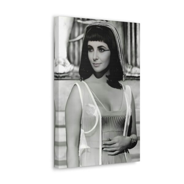 Elizabeth Taylor In The Film Cleopatra 1963 - Black & White