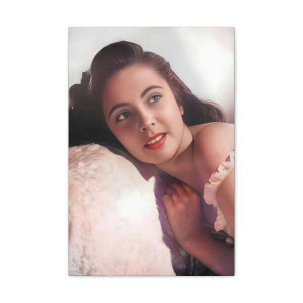 Elizabeth Taylor 1947 - Color - Image 2