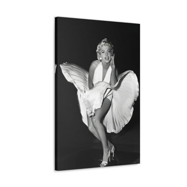 Marilyn Monroe While Filming The Seven Year Itch in New York 1954