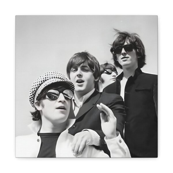Los Beatles a su llegada a Madrid el 1 de julio de 1965 - Image 2